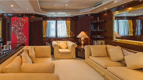  Piano | 112ft Heesen | Phuket