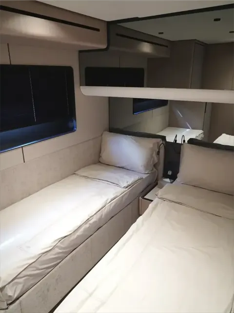  Crémant | 58ft Ferretti | Phuket